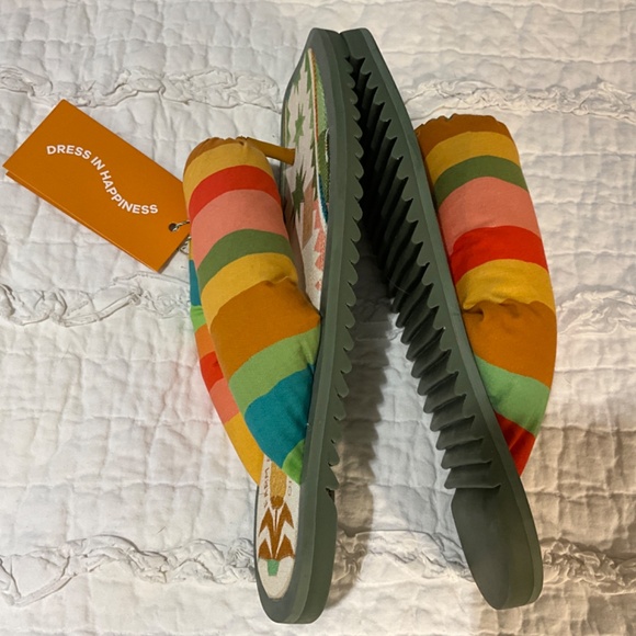 FARM Rio | Shoes | Farm Rio Puffy Flip Flop Sandals Brand New With Tags ...